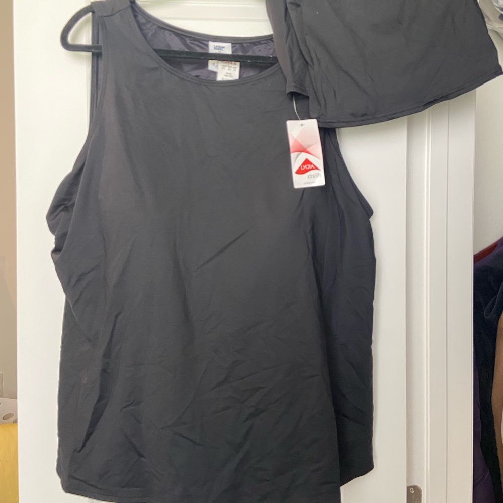 Lands End Tankini Two-Piece Swimsuit with built-in bra and skirted bottoms
